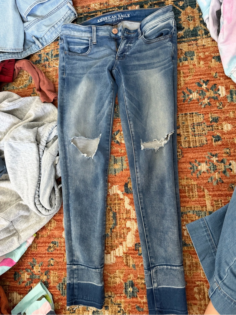 American Eagle Outfitters Women's Distressed Skinny Jeans - Blue. Size 6